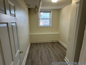 524 Cambridge St, Unit 1 in Boston, MA - Building Photo - Building Photo