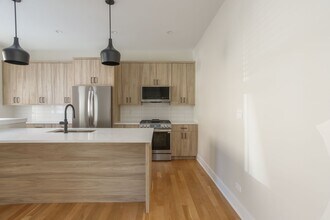 1405 W Belden Ave, Unit 1 in Chicago, IL - Foto de edificio - Building Photo