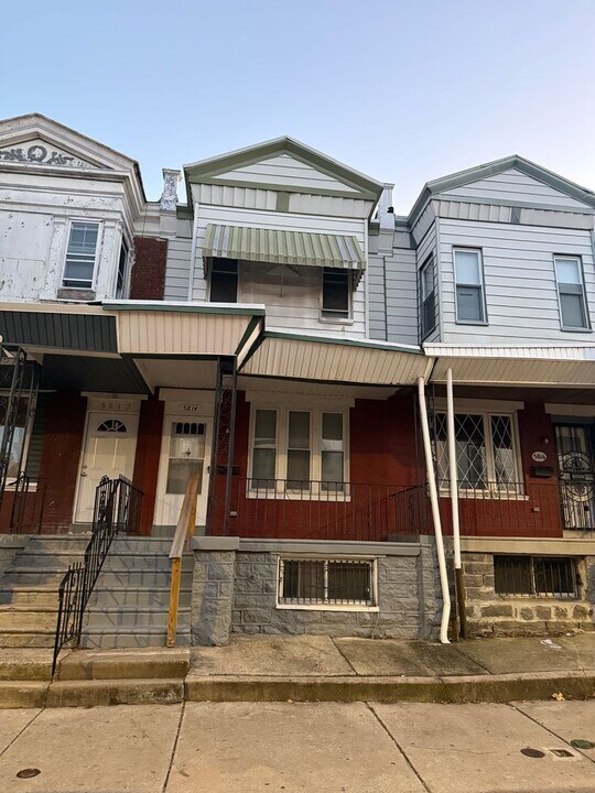 5814 Norfolk St in Philadelphia, PA - Building Photo