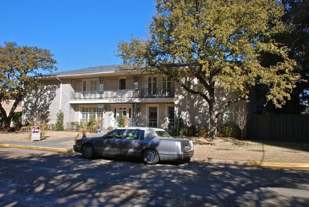 Averil Way Apartments in Dallas, TX - Building Photo