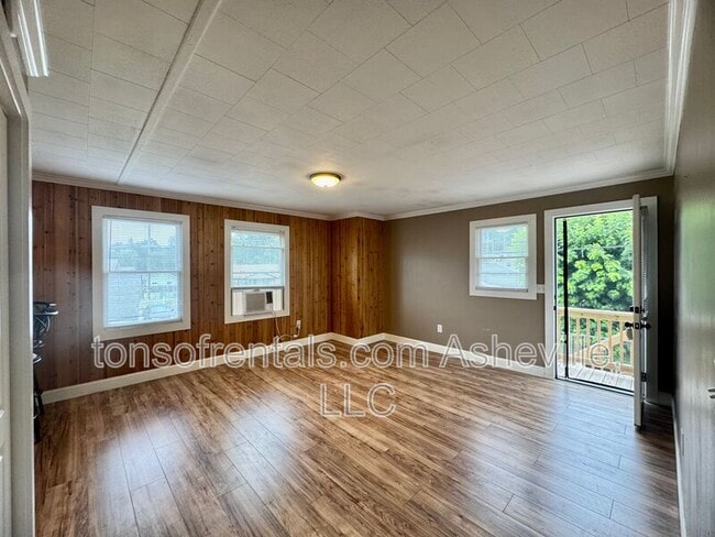 24 Mull St in Waynesville, NC - Building Photo - Building Photo