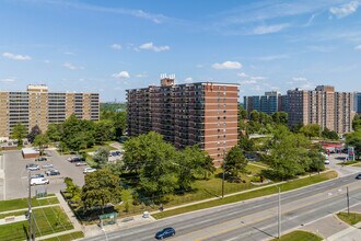The Fairlea in Toronto, ON - Building Photo - Building Photo