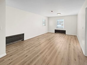 4332 Albany Post Rd in Hyde Park, NY - Building Photo - Building Photo