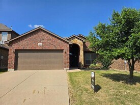10444 Merced Lake Rd in Fort Worth, TX - Building Photo