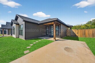 1425 S 7th Ave in Denison, TX - Building Photo - Building Photo