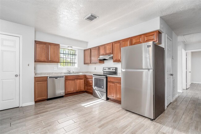 5411 Ingomar Way in Houston, TX - Building Photo - Building Photo