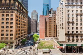 161 W 54th St in New York, NY - Building Photo - Building Photo