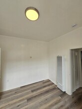 1049 56th St, Unit Lower in Oakland, CA - Foto de edificio - Building Photo