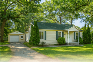 2171 Oaknoll St in Auburn Hills, MI - Building Photo