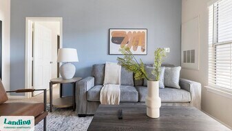 1215 W Slaughter Ln in Austin, TX - Building Photo