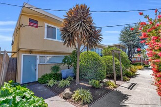 1310 Burnett St in Berkeley, CA - Foto de edificio - Building Photo