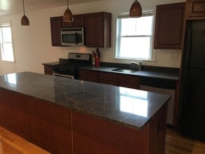 14A Iroquois St, Unit 2 in Boston, MA - Building Photo - Building Photo