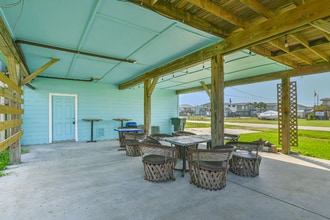 4026 Kent Dr in Galveston, TX - Building Photo - Building Photo