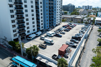 401 BLU in Miami Beach, FL - Building Photo - Building Photo