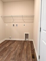 9213 Moldova Rd in Chesterfield, VA - Building Photo