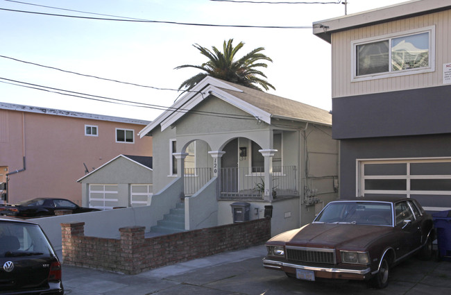 120 Gardiner Ave in South San Francisco, CA - Foto de edificio - Building Photo