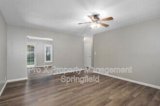 2137 E Madison St in Springfield, MO - Building Photo - Building Photo