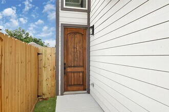 7940 Angus St in Houston, TX - Building Photo - Building Photo