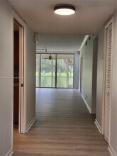 545 Oaks Ln in Pompano Beach, FL - Building Photo - Building Photo