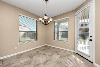 9427 Sapphire Bay Ln in Rosharon, TX - Foto de edificio - Building Photo