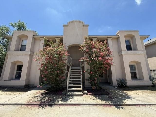 property at 512 Norwich Loop
