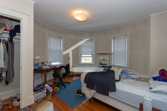 216 Arlington St, Unit 2 in Watertown, MA - Foto de edificio - Building Photo