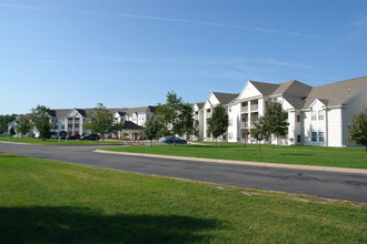 Granhaven Manor II in Lansing, MI - Foto de edificio - Building Photo