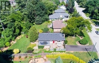 186 Tweedsdale Crescent in Oakville, ON - Building Photo - Building Photo