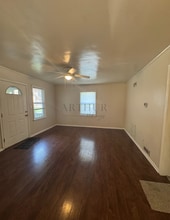 815 N Ridge Ave in Liberty, MO - Foto de edificio - Building Photo