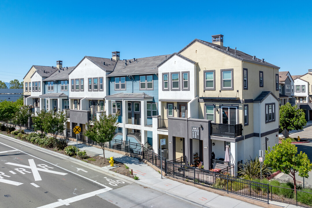 Flats @ Metro in Milpitas, CA - Building Photo