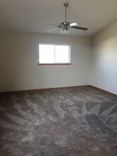 108 Paradise Cir in Marshall, WI - Foto de edificio - Building Photo