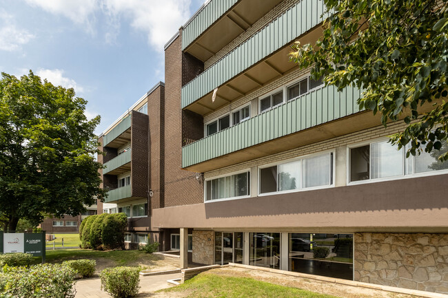 Jules Poitras Apartments in Montréal, QC - Building Photo - Building Photo