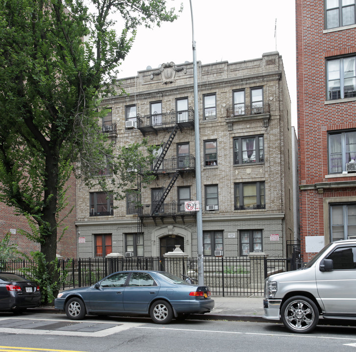 766 Ocean Ave in Brooklyn, NY - Foto de edificio