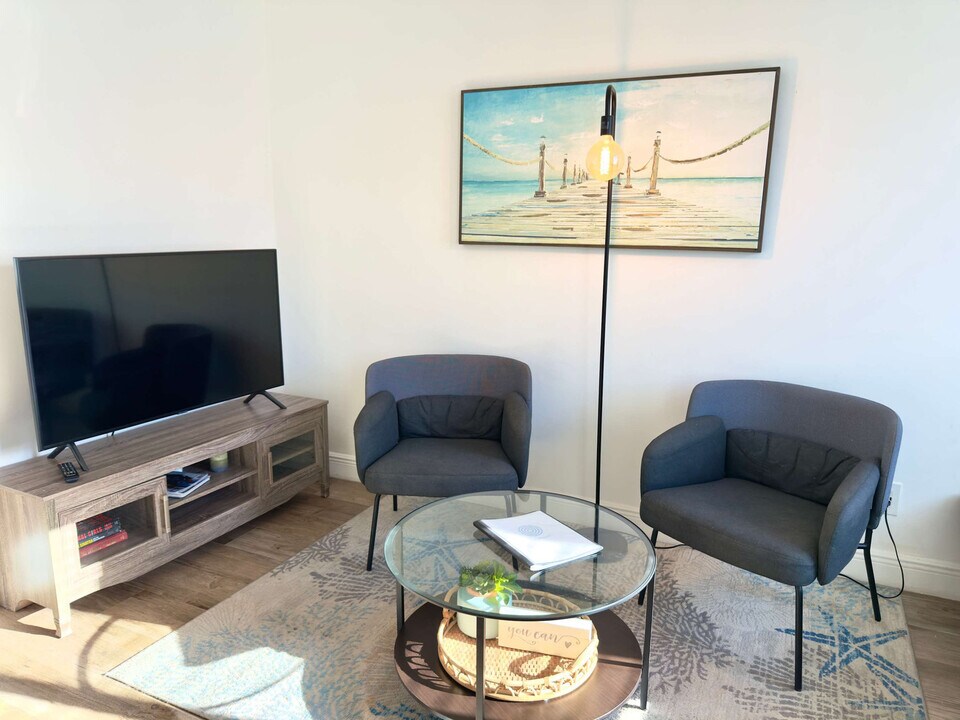 329 Madison St in Hollywood, FL - Building Photo