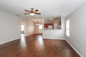 4020 Tarpon Springs Dr in Fort Worth, TX - Foto de edificio - Building Photo
