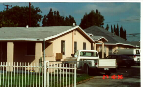 5909 MULLER ST in Bell, CA - Foto de edificio