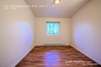 3716 Geraldine Ave-Unit -7 in St. Ann, MO - Foto de edificio - Building Photo