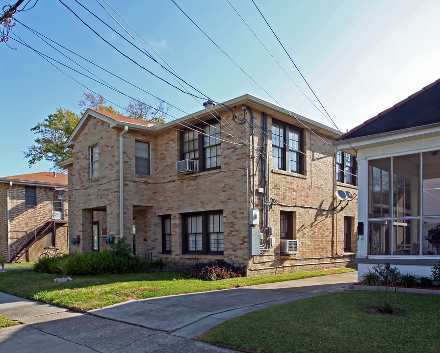 401 Shrewsbury Ct in Jefferson, LA - Foto de edificio