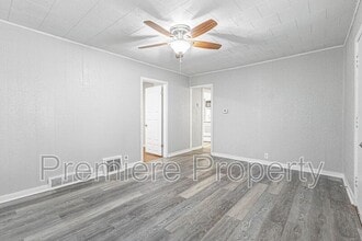 2315 S Hawthorne Ave in Independence, MO - Building Photo - Building Photo