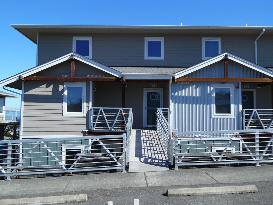 3706 Portage Ln in Anacortes, WA - Building Photo