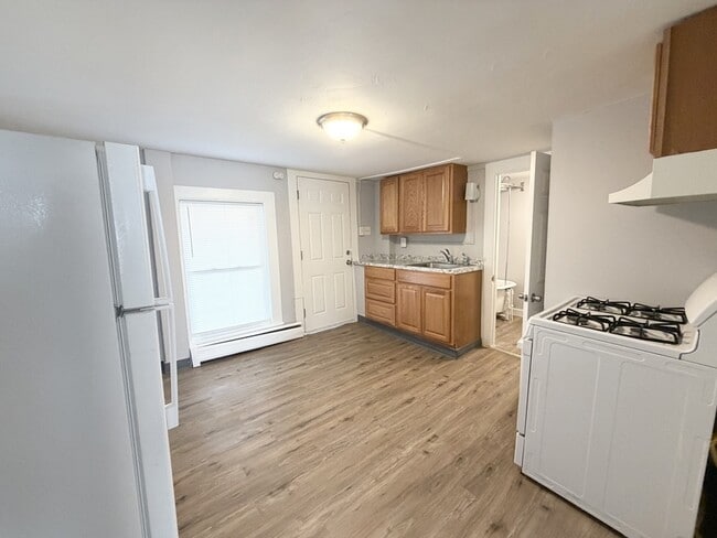 12 Cottage St in Vernon, CT - Building Photo - Building Photo