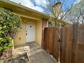 4740 Berridge Ln in Dallas, TX - Building Photo - Building Photo