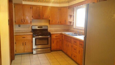 1400 Center Ave-Unit -1 in New Kensington, PA - Building Photo - Building Photo