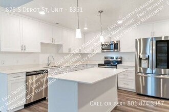 875 S Depot St in Clearfield, UT - Building Photo - Building Photo