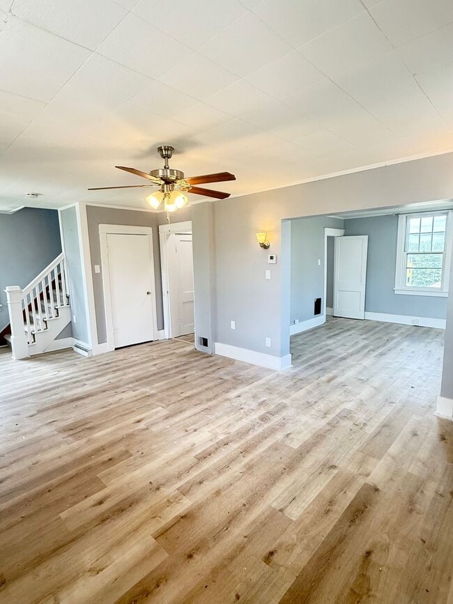 300 Arlington Ave in North Versailles, PA - Building Photo - Building Photo