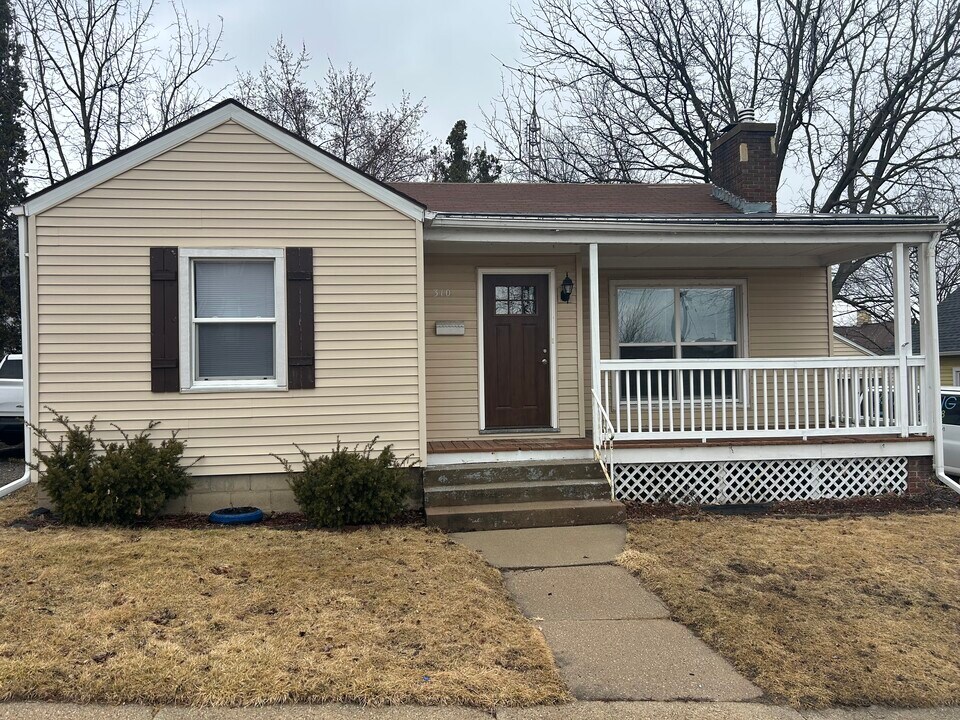 310 O'Connell St in Watertown, WI - Foto de edificio