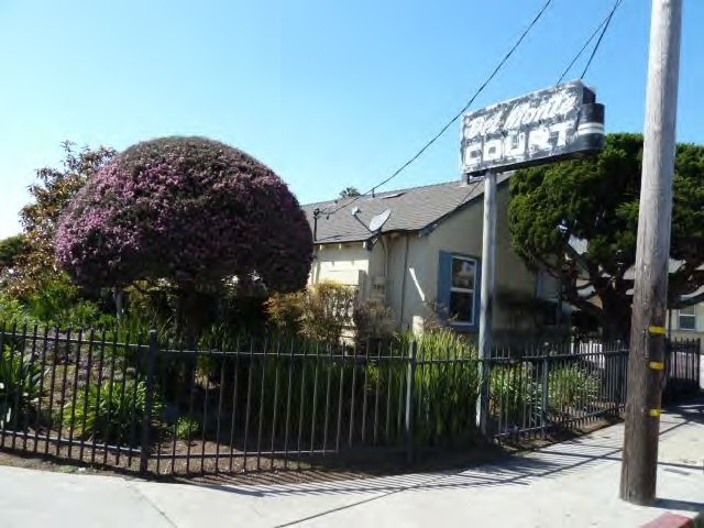 Del Monte Court in Santa Cruz, CA - Building Photo