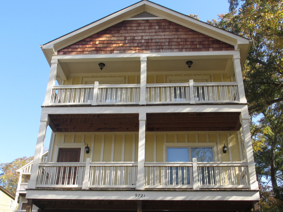 972 Dr Martin Luther King Pky in Athens, GA - Building Photo