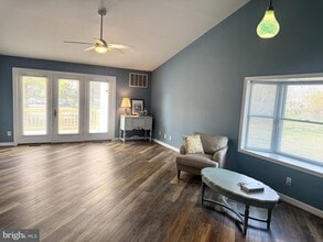 8013 Bridgepointe Dr in Chester, MD - Building Photo - Building Photo