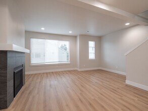 9381 SW Eunice Ln in Portland, OR - Building Photo - Building Photo